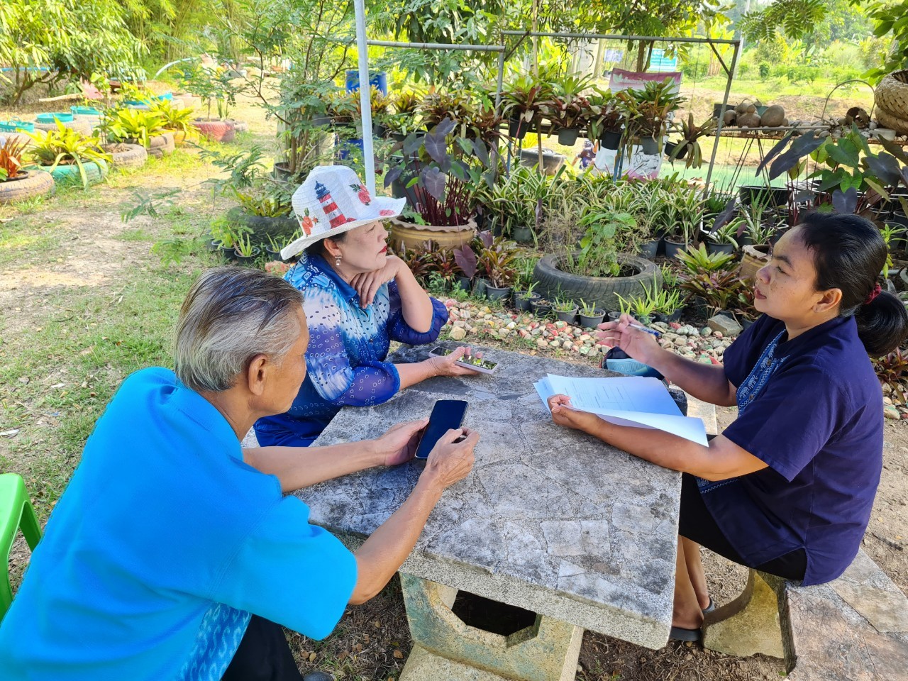 สำนักงานพัฒนาชุมชนอำเภอวังจันทร์ ติดตามสนับสนุนการดำเนินงานศูนย์เรียนรู้การพัฒนาคุณภาพชีวิตตามหลักทฤษฎีใหม่ประยุกต์สู่  “โคก หนอง นา” แปลง นางกัญชลิกา เตมีประเสริฐกิจ หมู่ที่ 5 ตำบลพลงตาเอี่ยม อำเภอวังจันทร์ จังหวัดระยอง